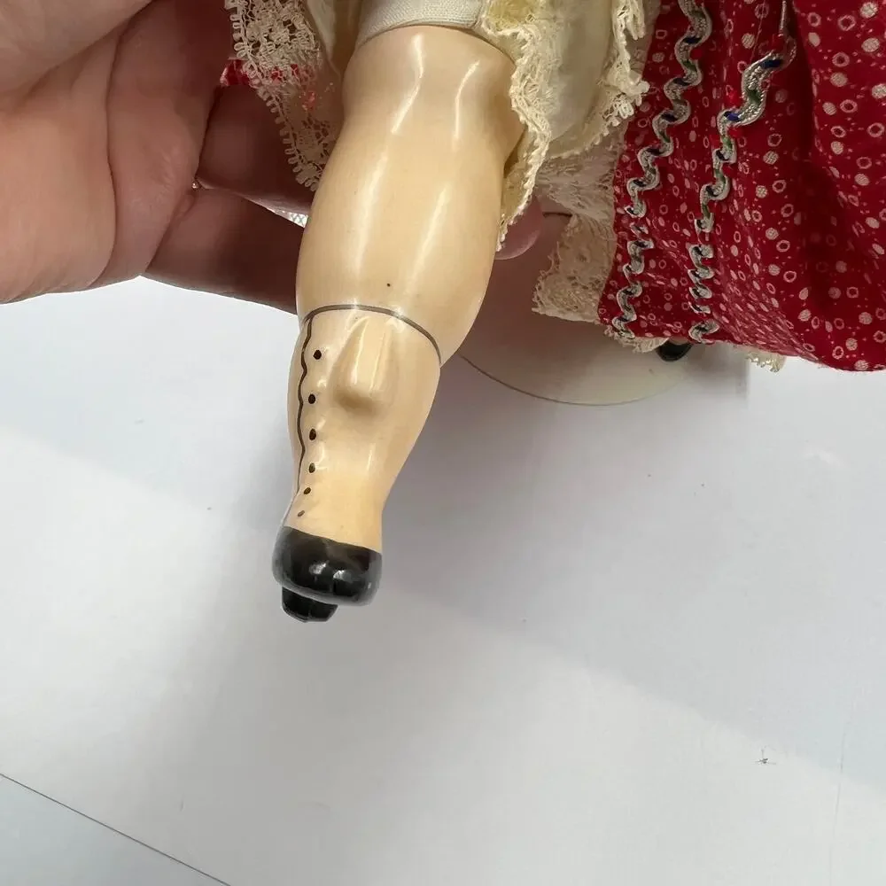 Vintage porcelain collectors